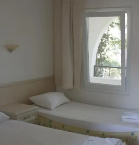 Ξενοδοχείο Deniz 3*