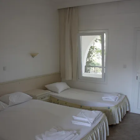 Deniz Hotel 3*